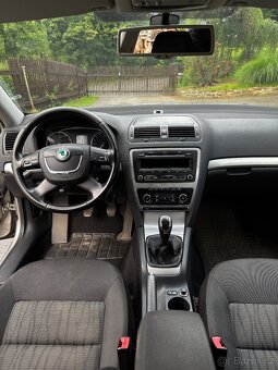 Škoda Octavia combi 1.8 Tsi 2012 bouraná - 8