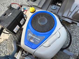 Zahradní traktor Rider Husqvarna R18 AWD – Hydro - 8