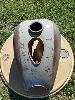 PÉRÁK NÁDRŽ HOLUBÍ ŠEĎ - 8