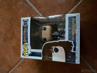 Funko pop - STRANGER THINGS a dalsi + klíčenky pop - 8