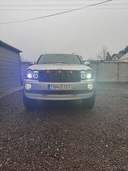 Jeep Grand Cherokee - 8