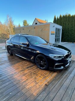 BMW M550i xDrive - 8