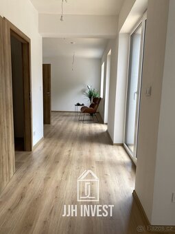 Pronájem bytu 5+kk, 139 m2 se zahradou, terasou a balkonem – - 8