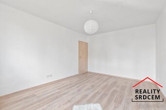 Pronájem družs. bytu o velikosti 2+1+lodžie/55 m2 na ul. Na - 8