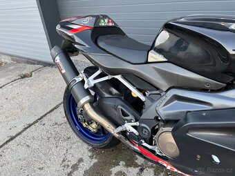 Aprilia RSV 1000R Factory - 8