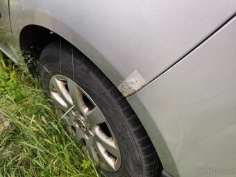 PRODÁM VW GOLF 5 r.v. 2006 motor BKD 2,0 103kw 4motion - 8