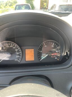 Mercedes Benz Vito 2.2 - 8