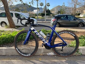 Prodám Trek Madone SL 6 Di2 Gen 6 Hex Blue vel. 56 - 8