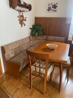 Kuchyňský set rozkládací stůl, lavice, tři židle - 8
