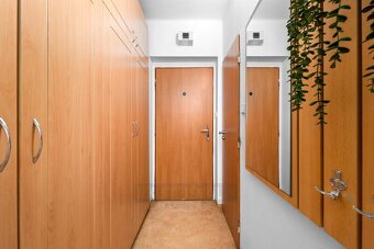 Prodej bytu 3+1, 64 m² + balkon, Suché Vrbné, České Budějovi - 8