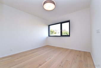 Pronájem ŘRD 7+kk,220 m2,Praha 4-Hostivař.přehrada - 8