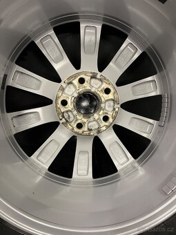 Originál alu 5x112 Passat 215/55/17 “London” - 8