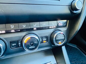 ŠKODA OCTAVIA 1.6 Tdi COMBI DSG STYLE PUVOD ČR - 8