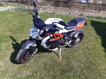 MV Agusta - 8