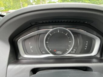 Volvo XC60 D4 AWD R-design - 8