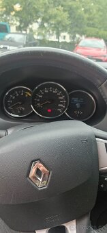Renault fluence - 8