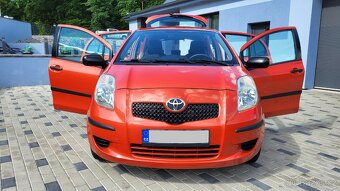 Toyota Yaris 1,0i - 51kw. HEZKÝ STAV - 1 MAJITEL. EURO 4 - 8