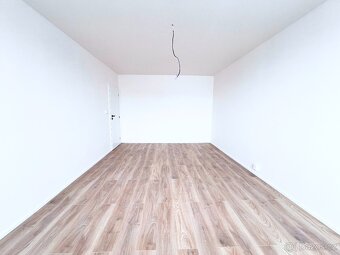 Prodej bytu 3+kk po kompletní rekonstrukci – Libotenice u Ro - 8