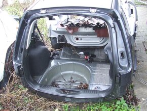 Prodám výřezové části na opravy Fordů - 8