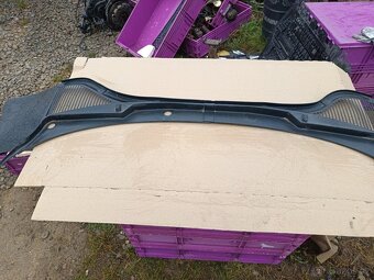 Prodám. Plastový kryt pod stěrače - torpédo  Škoda Octavia 3 - 8