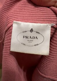 Luxusní svetřík zn Prada - 8