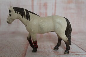 Figurky koní Schleich XI - 8