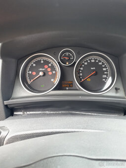 Opel Zafira 1,9 - 8