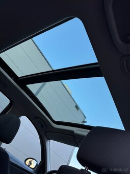 BMW E91 318i NÍZKÝ NÁJEZD, PANORAMA, TAŽNÉ - 8