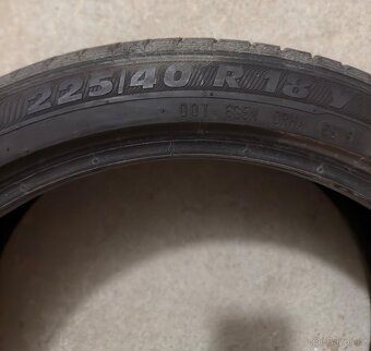 Letní pneu 225/40 R18 - 8