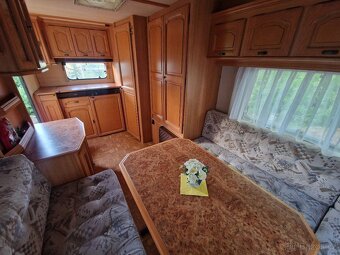 Obytný přívěs - karavan LMC - 8