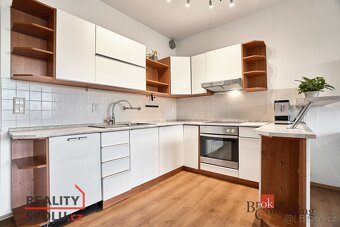 Převod dr. podílu, byty/3+kk, 73 m2, Nejdlova 924/3, 36017 K - 8