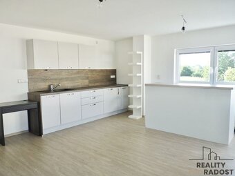 Pronájem kancelářských prostor s parkováním, Olomouc, Holice - 8