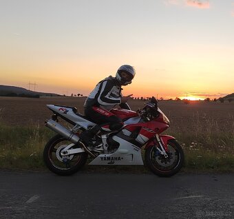 Yamaha YZF R1 1999 - 8