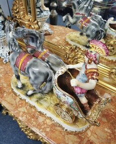 Porcelánová, zlacená socha Capodimonte. Top stav. - 8