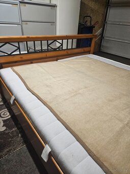 Prodám postel 180x200 s rošty a matrací. - 8