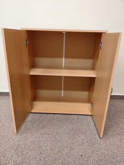 PRODÁM 2 MENŠÍ SKŘÍŇKY - 8