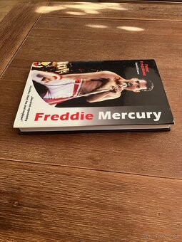 Freddie Mercury - 8