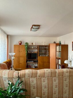 POMOC MLADÝM ZAČÍNAJÍCÍM RODINÁM - 8