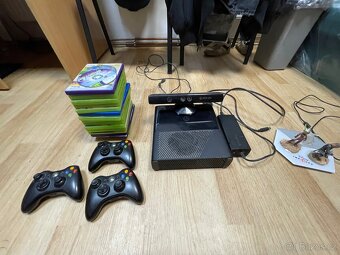Xbox 360 s Kinectem + 15 her + Disney Infinity - 8