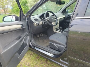 Opel Astra kombi 1.6i nová stk - 8