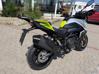 Benelli 902 Stradale - 8