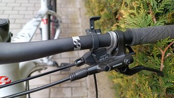 Ghost Kato 7.9 AL star white, kola 29", velikost L - 8