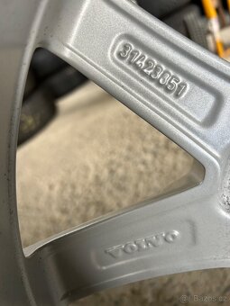 Volvo xc 60, 235/60/18 zimní sada - 8