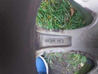 ALU kola R17 5x120 BMW 5 E60 E61 zimní sada ET20 - 8