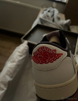 Air Jordan 1 Low Travis Scott Reverse Mocha - 8