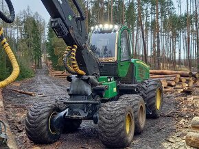 Harvestor John Deere 1170e - 8