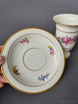 Nádherný porcelanovy šálek na čokoládu od manufaktury Kaiser - 8