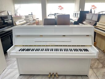 Bílé akustické pianino Yamaha se zárukou 5 let, doprava - 8