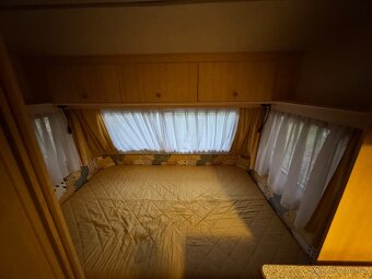 Karavan Dethleffs /4 místa / 1300Kg/ markýza/ nosič/ - 8