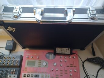 Korg electribe ESX 1+ mix Behringer xenyx802 - 8